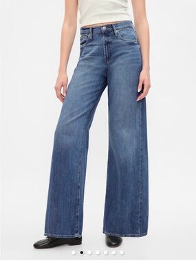 GAP Wide-Leg High-Rise Jeans in Medium Blue Wash
